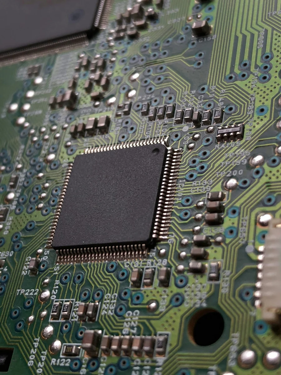 Integrated circuit on a printed circuit board